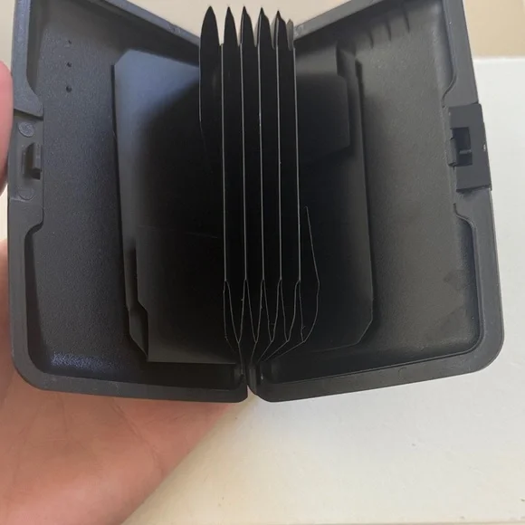 Black Credit Card Case‎ - Picture 3 of 3